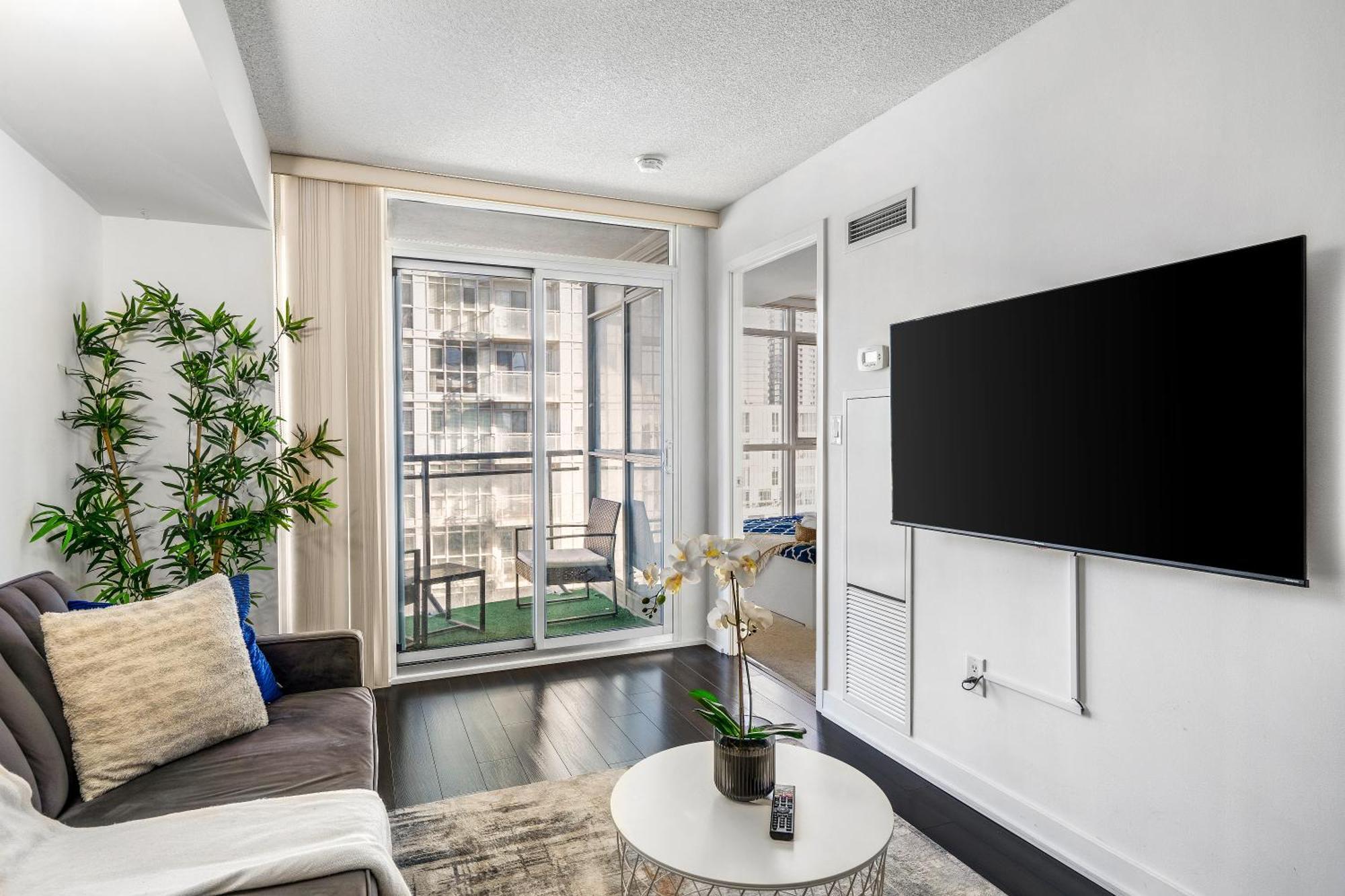 Exquisite Condos By Cn Tower With Parking Toronto Eksteriør billede